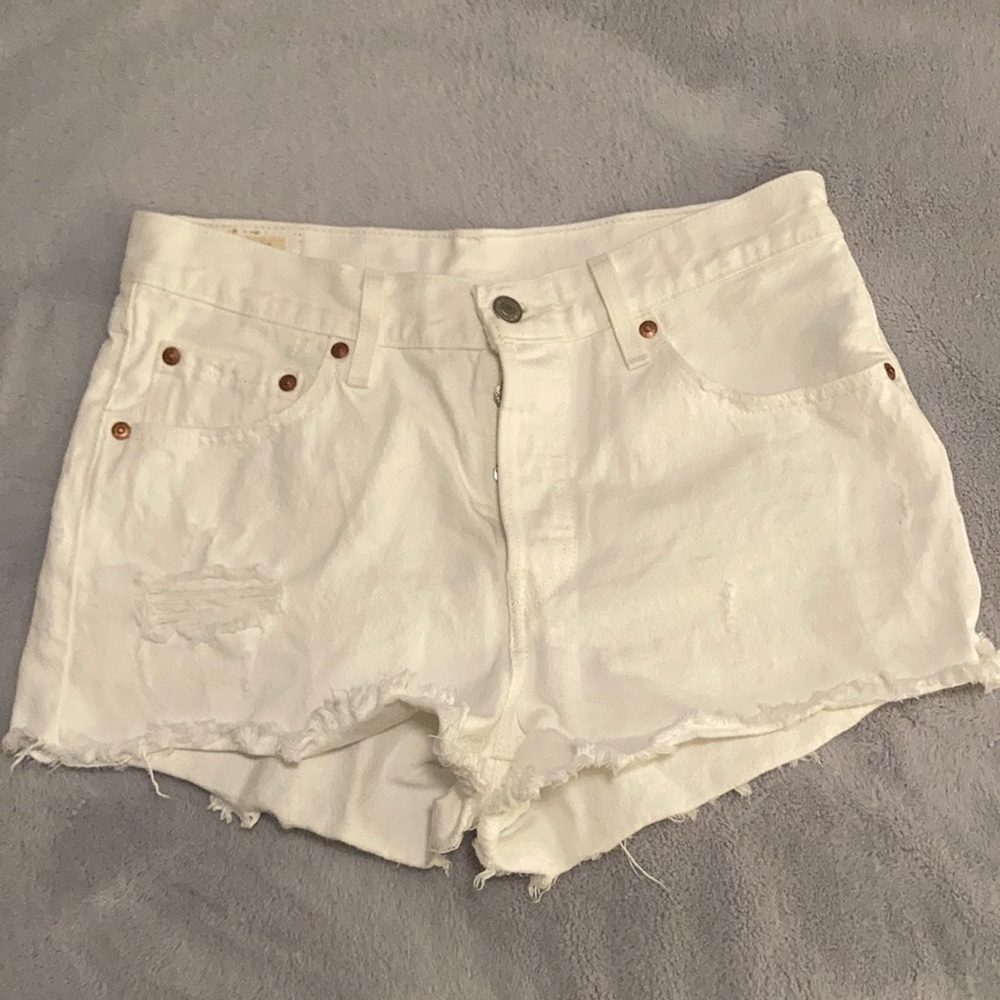 Levi’s Distressed, High Rise Short